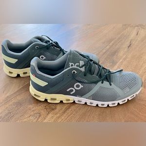 On Cloud sneakers 10.5